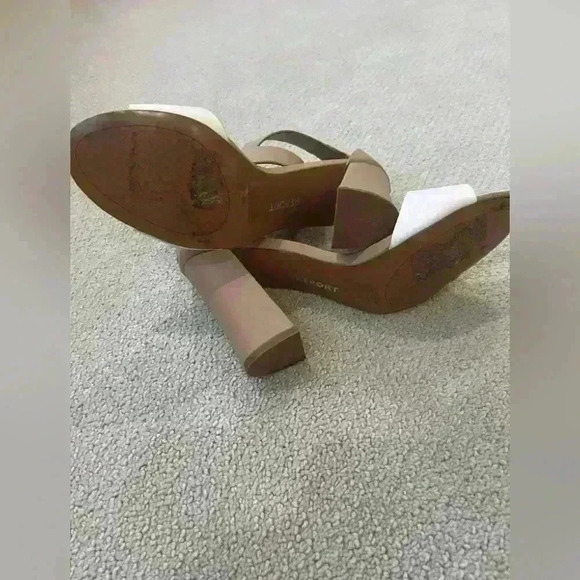 Report Madysan Nude and white sandal block heels - Picture 6 of 8